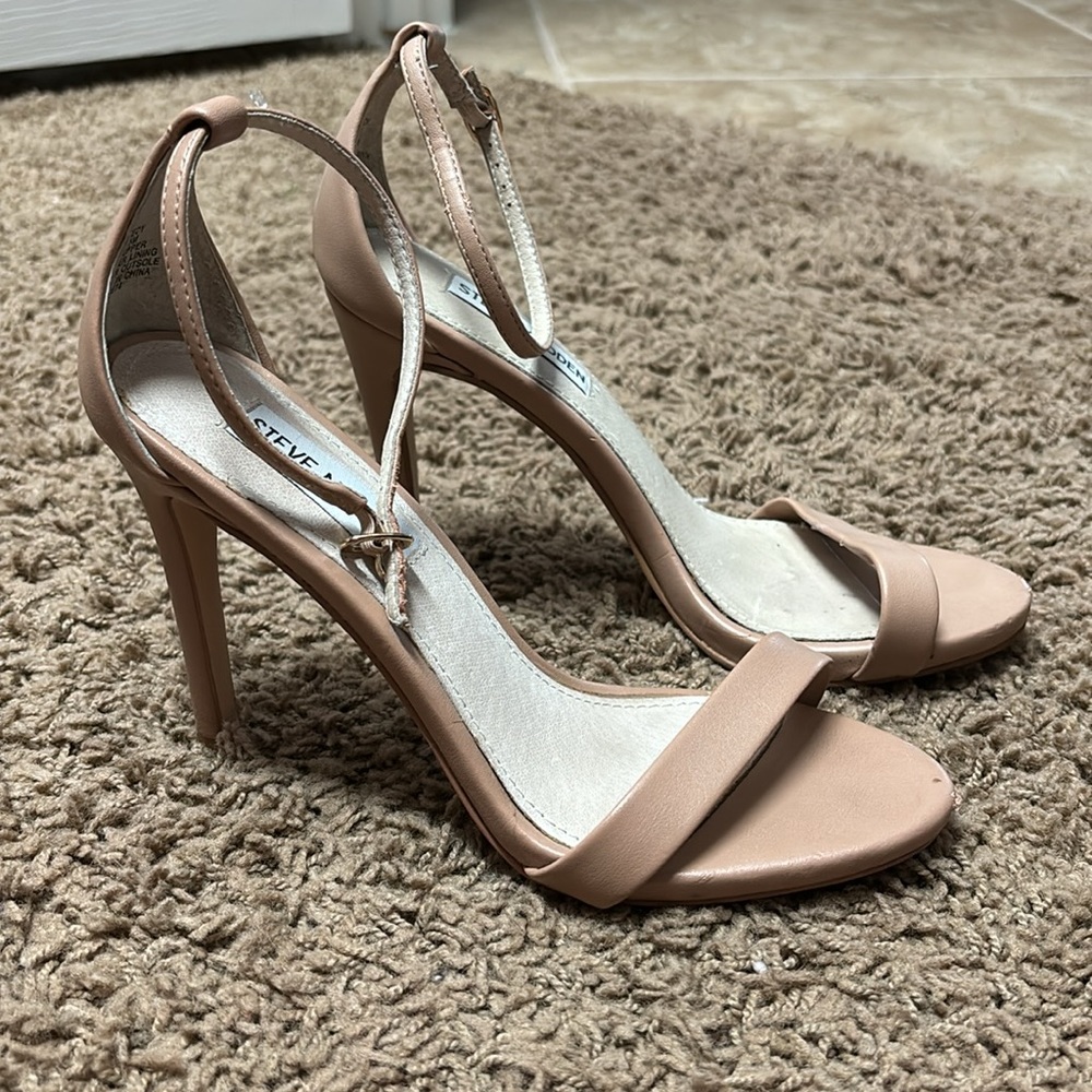 Steve Madden Nude heel - Picture 2 of 7